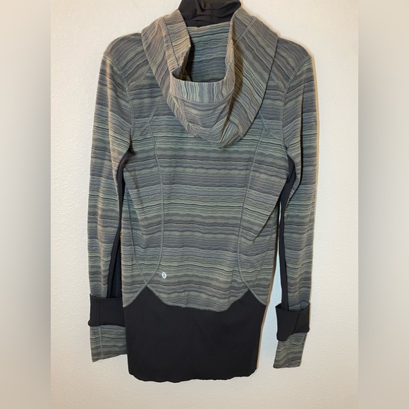 Lululemon Green Black Define Jacket Cyber Stripe Gator Thumb Hole Women’s Size 6 - Picture 3 of 6